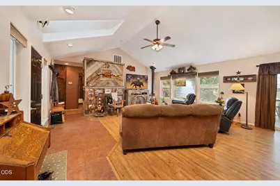 998 NE Brown Drive, Madras, OR 97741 - Photo 13