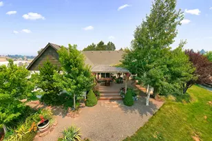 998 NE Brown Dr, Madras, OR 97741 - Photo 9