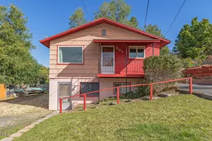 391 Addison St, Klamath Falls, OR 97601 - Photo 1