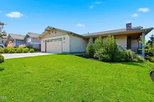 4496 SW Zenith Ave, Redmond, OR 97756 - Photo 3