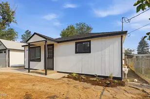 2241 SE Roadway Ln, Prineville, OR 97754 - Photo 3