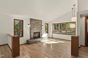 20398 Big Bear Ct, Bend, OR 97702 - Photo 7