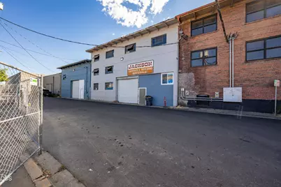 [Address not provided], Medford, OR 97501 - Photo 9