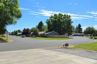 5905 Independence, Klamath Falls, OR 97603 - Photo 57
