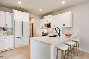 60844 SE Epic Pl, Bend, OR 97702 - Photo 5