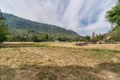 27225 Or-62, Trail, OR 97541 - Photo 31