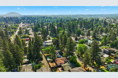 1454 NW Fresno Avenue, Bend, OR 97703 - Photo 31