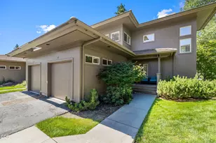 61875 Broken Top Dr, Bend, OR 97702 - Photo 1