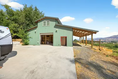 6577 Adams Road, Talent, OR 97540 - Photo 93