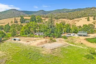 6577 Adams Rd, Talent, OR 97540 - Photo 3
