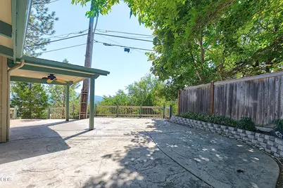 500 NW Woodson Drive, Grants Pass, OR 97526 - Photo 39