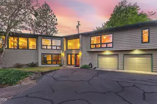 500 NW Woodson Dr, Grants Pass, OR 97526 - Photo 1