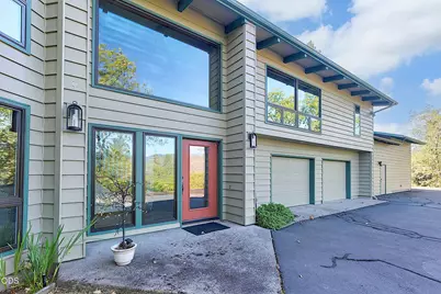 500 NW Woodson Drive, Grants Pass, OR 97526 - Photo 11