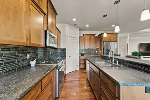 3283 Fallen Oak Dr, Medford, OR 97504 - Photo 11