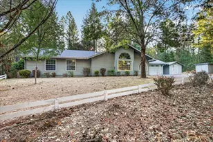 111 Sherwood Ln, Grants Pass, OR 97527 - Photo 5