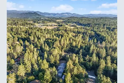 111 Sherwood Lane, Grants Pass, OR 97527 - Photo 3