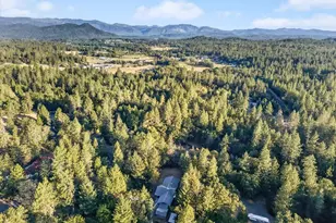 111 Sherwood Ln, Grants Pass, OR 97527 - Photo 3