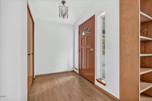 111 Sherwood Ln, Grants Pass, OR 97527 - Photo 9