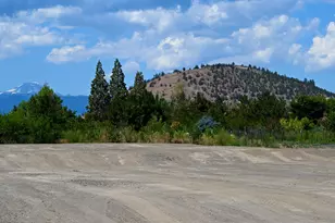 21434 Livingston Dr, Bend, OR 97701 - Photo 3