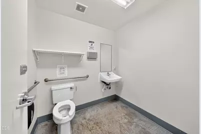 1350 Plaza Boulevard #A-B, Central Point, OR 97502 - Photo 27