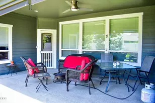 94 Skyhawk Dr, Eagle Point, OR 97524 - Photo 19