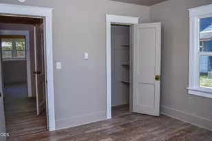 515 N Riverside Ave, Medford, OR 97501 - Photo 9