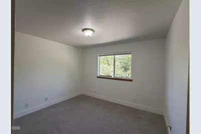 1522 NE Locksley Drive, Bend, OR 97701 - Photo 15