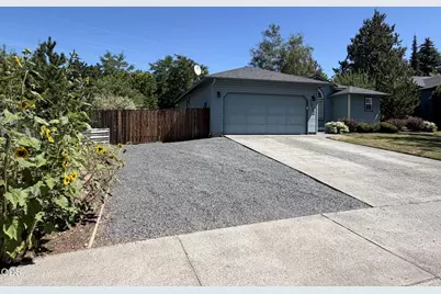 1522 NE Locksley Drive, Bend, OR 97701 - Photo 1