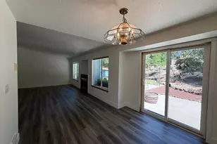 1522 NE Locksley Dr, Bend, OR 97701 - Photo 9