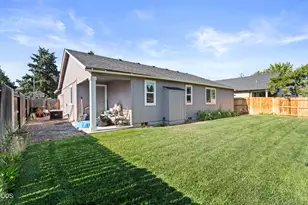 908 Archer Dr, Medford, OR 97501 - Photo 17