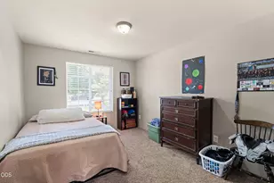 908 Archer Dr, Medford, OR 97501 - Photo 7