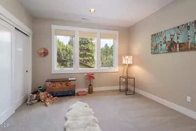 2100 NW Newport Hills Drive, Bend, OR 97703 - Photo 23