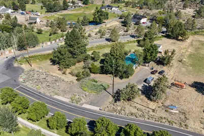 21010 Yeoman Road, Bend, OR 97701 - Photo 29