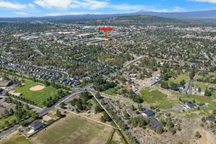 21010 Yeoman Rd, Bend, OR 97701 - Photo 31