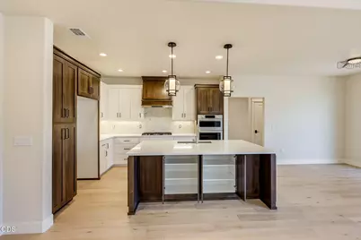 491 Autumn Hills Drive, Medford, OR 97504 - Photo 11