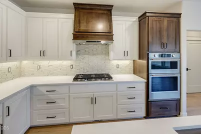 491 Autumn Hills Drive, Medford, OR 97504 - Photo 13