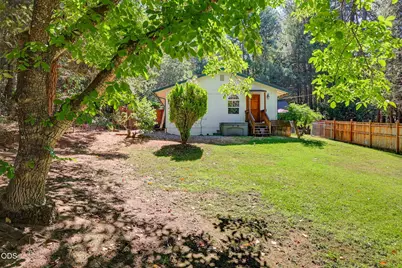 4184 E Evans Creek Road, Rogue River, OR 97537 - Photo 3