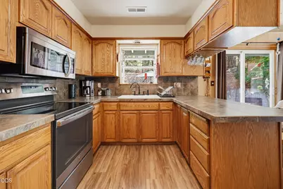 4184 E Evans Creek Road, Rogue River, OR 97537 - Photo 11