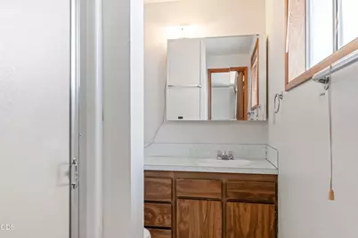 410 SE 10th Street, Madras, OR 97741 - Photo 11