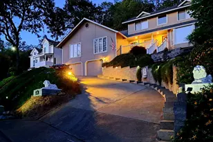 1628 NE Terrace Dr, Grants Pass, OR 97526 - Photo 1