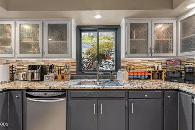 1628 NE Terrace Drive, Grants Pass, OR 97526 - Photo 9