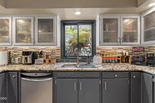 1628 NE Terrace Dr, Grants Pass, OR 97526 - Photo 9