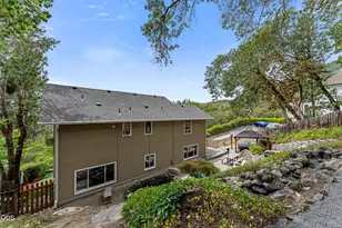 1628 NE Terrace Dr, Grants Pass, OR 97526 - Photo 35