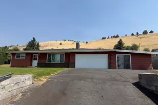 7825 Donegal Ave, Klamath Falls, OR 97603 - Photo 3