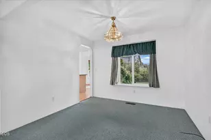 937 Rebecca Dr, Phoenix, OR 97535 - Photo 9