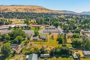 1948 Madison St, Klamath Falls, OR 97603 - Photo 47