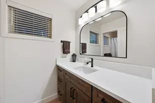 1287 NW City Heights Dr, Bend, OR 97703 - Photo 17
