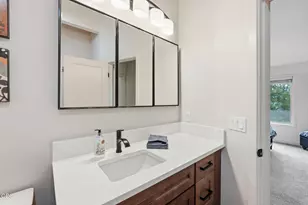 1287 NW City Heights Dr, Bend, OR 97703 - Photo 13
