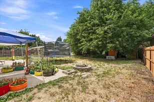 2372 Happy Valley Dr, Medford, OR 97501 - Photo 27