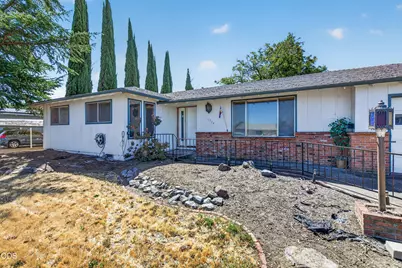 1734 Alcan Drive, Medford, OR 97504 - Photo 3